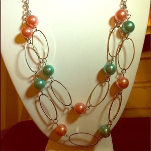 Paparazzi earring and necklace set. NTW!